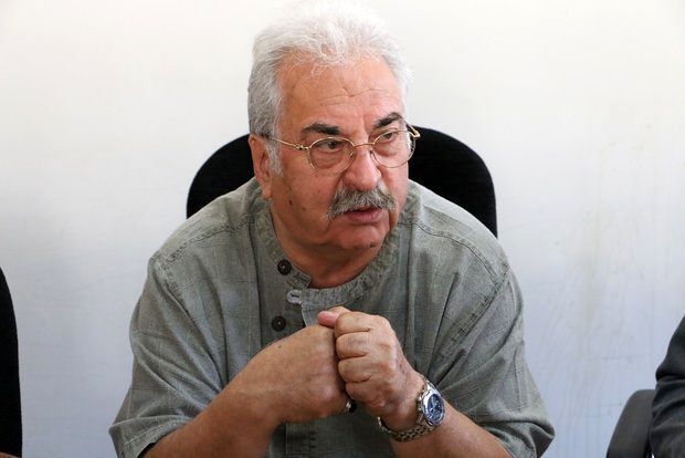 چهره مشهور در بیمارستان بستری شد/ مردم دعا کنند