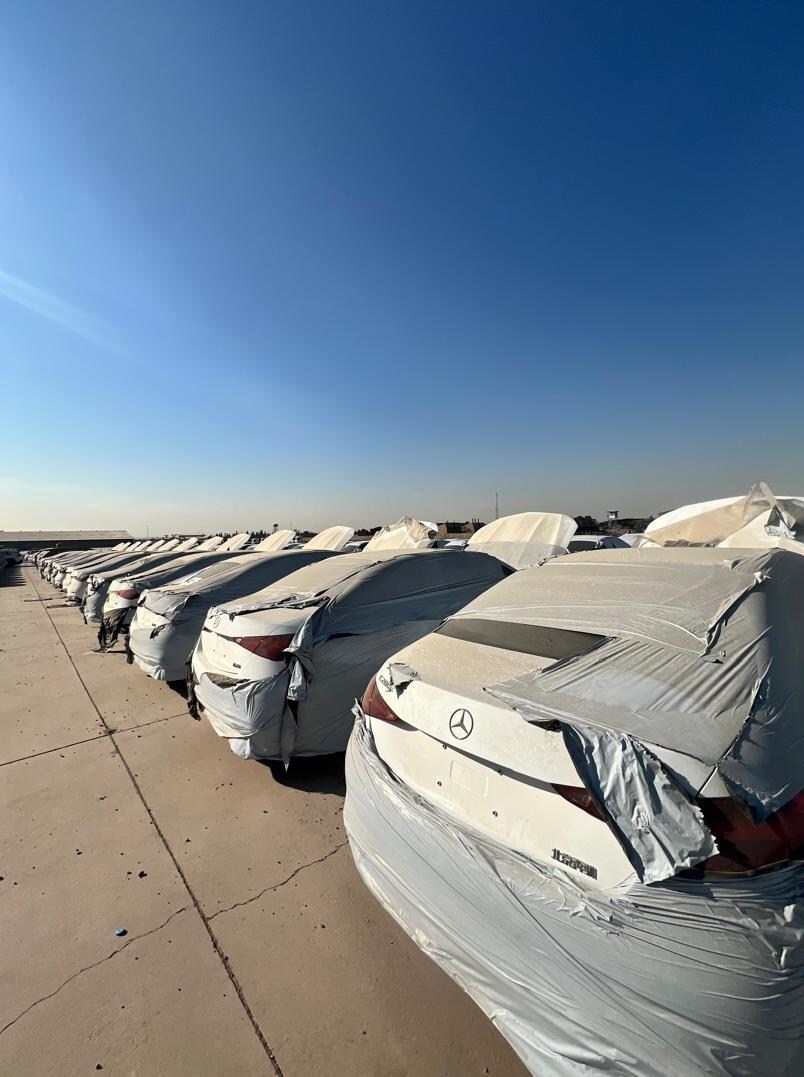 بزرگترین محموله خودرو‌های بنز وارد ایران شد / صاحب این محموله چه کسی است؟ + تصاویر