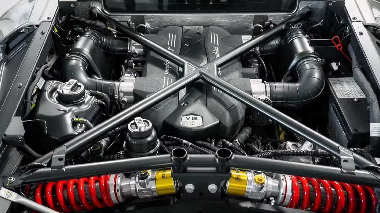 فروش شاهکار خودرویی ایتالیا با قیمت حیرت‌انگیز/ هیولای جدید لامبورگینی رونمایی شد+