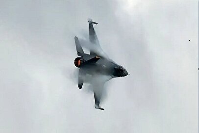 فوری / سقوط یک جنگنده در فرودگاه + فیلم