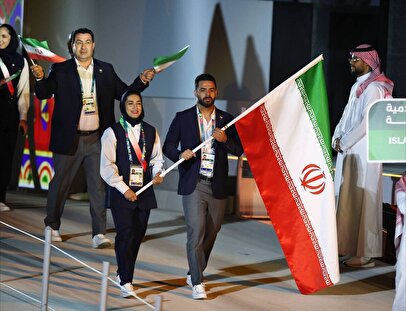 رژه کاروان ایران در اختتامیه بازیهای کشورهای اسلامی+ فیلم