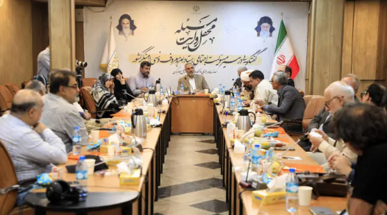 عکس جنجالی از الهام چرخنده در ستاد امر به معروف عکس جنجالی از الهام چرخنده در ستاد امر به معروف