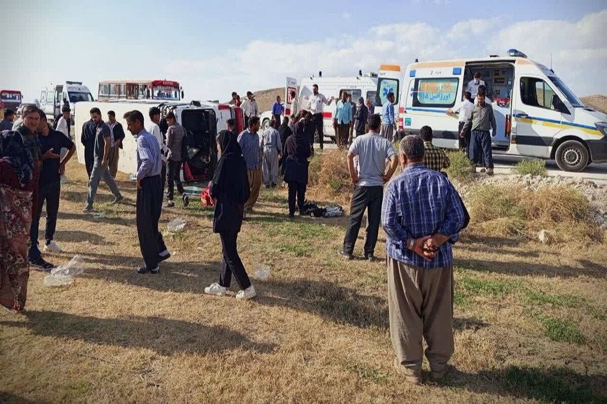 جزئیات هولناک از واژگونی مینیبوس حامل دانشآموزان در نقده با ۱۳ مصدوم جزئیات هولناک از واژگونی مینیبوس حامل دانشآموزان در نقده با ۱۳ مصدوم