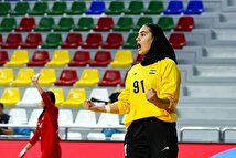 سلام نظامی و سجده شکر دختران هندبال ایران+فیلم