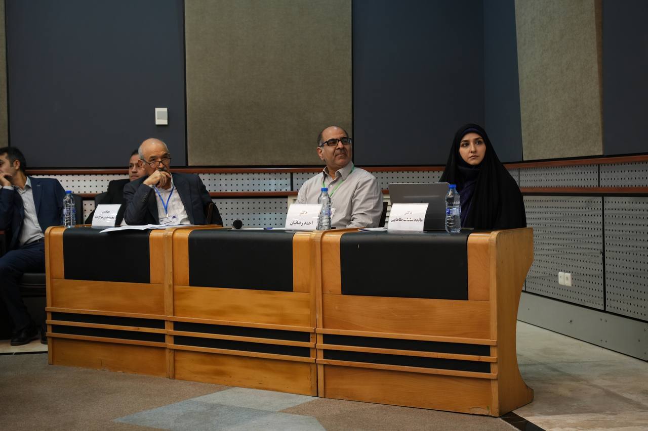 برگزاری پنلهای تخصصی در حاشیه سمپوزیوم فولاد ۱۴۰۴ کیش؛ از رشد ۱۲ درصدی تولید تا تعهد کربنصفر تا ۱۴۱۰ برگزاری پنلهای تخصصی در حاشیه سمپوزیوم فولاد ۱۴۰۴ کیش؛ از رشد ۱۲ درصدی تولید تا تعهد کربنصفر تا ۱۴۱۰