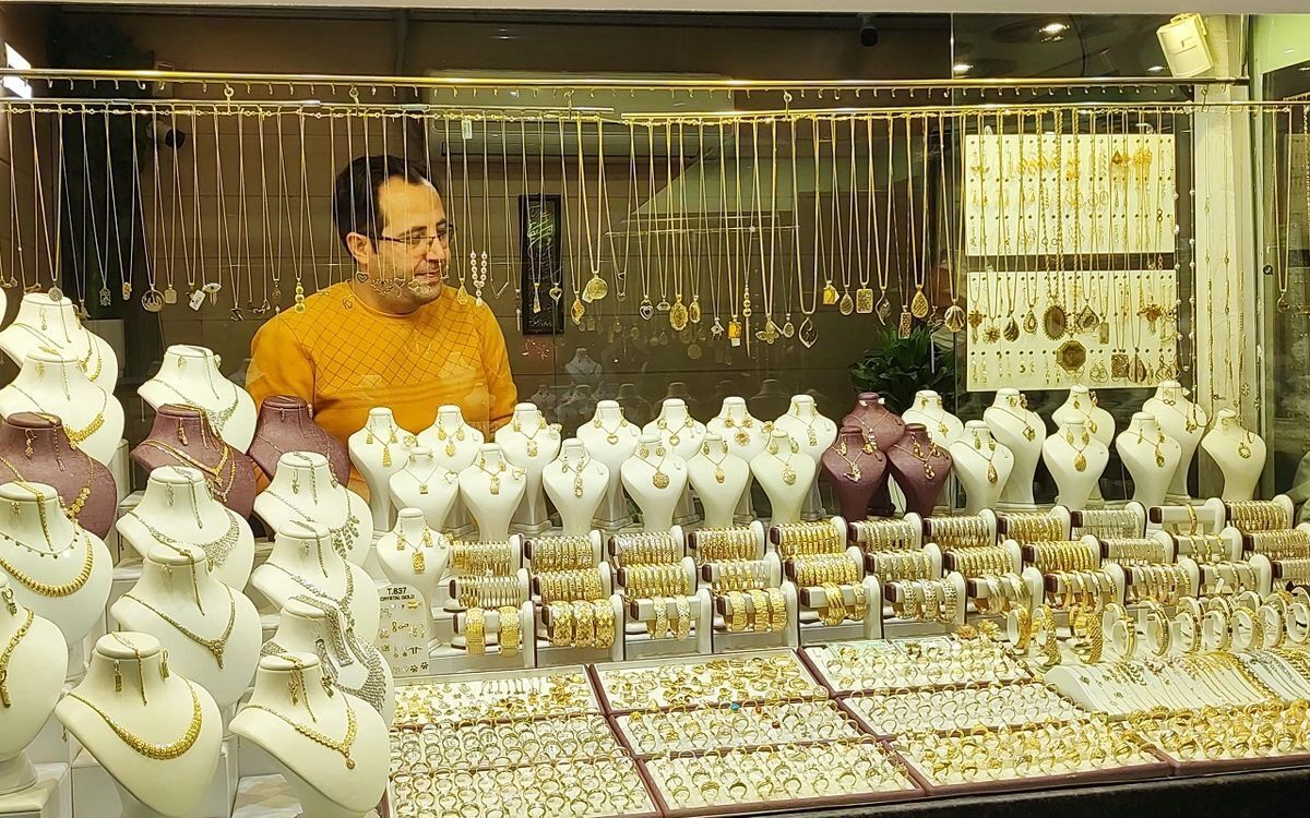 قیمت طلا ناگهان نیم میلیون تومان افزایش یافت / افزایش چشمگیر قیمت طلا ۱۸ عیار امروز ۷ آبان ۱۴۰۴ قیمت طلا ناگهان نیم میلیون تومان افزایش یافت / افزایش چشمگیر قیمت طلا ۱۸ عیار امروز ۷ آبان ۱۴۰۴