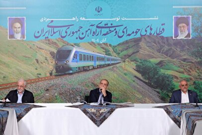 پزشکیان با مترو به ورامین رفت/ تأکید رئیس‌جمهور بر تکمیل خطوط قطار و مترو