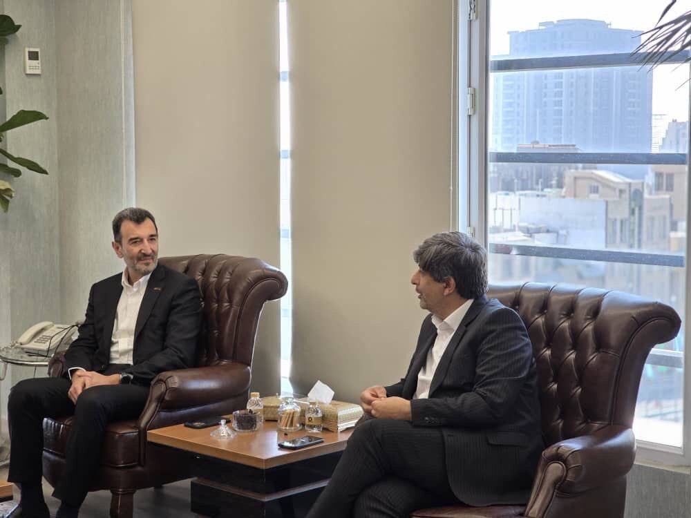 گردهمایی مدیران عامل ادوار فولاد مبارکه؛ همافزایی تجربه و استراتژی برای تداوم رشد اقتصادی گروه گردهمایی مدیران عامل ادوار فولاد مبارکه؛ همافزایی تجربه و استراتژی برای تداوم رشد اقتصادی گروه