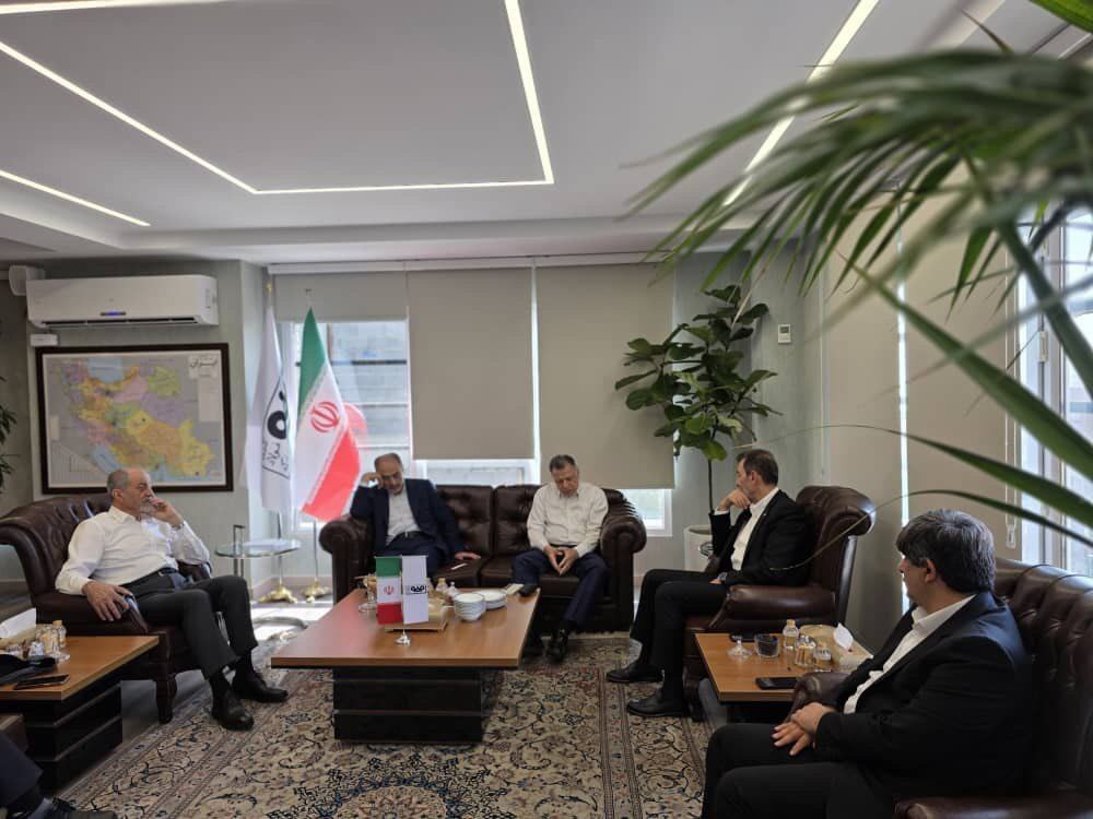 گردهمایی مدیران عامل ادوار فولاد مبارکه؛ همافزایی تجربه و استراتژی برای تداوم رشد اقتصادی گروه گردهمایی مدیران عامل ادوار فولاد مبارکه؛ همافزایی تجربه و استراتژی برای تداوم رشد اقتصادی گروه