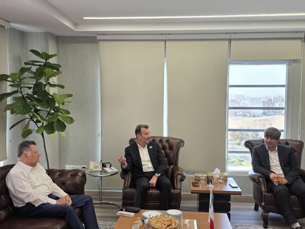 گردهمایی مدیران عامل ادوار فولاد مبارکه؛ همافزایی تجربه و استراتژی برای تداوم رشد اقتصادی گروه گردهمایی مدیران عامل ادوار فولاد مبارکه؛ همافزایی تجربه و استراتژی برای تداوم رشد اقتصادی گروه