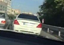 مزاحمت جنون‌آمیز مرد جوان برای راننده زن+ فیلم