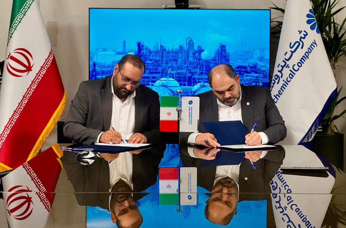 امضای تفاهم‌نامه حمل ۸۰ هزار تن محصولات پتروشیمی جم با شرکت فجر جهاد منعقد شد