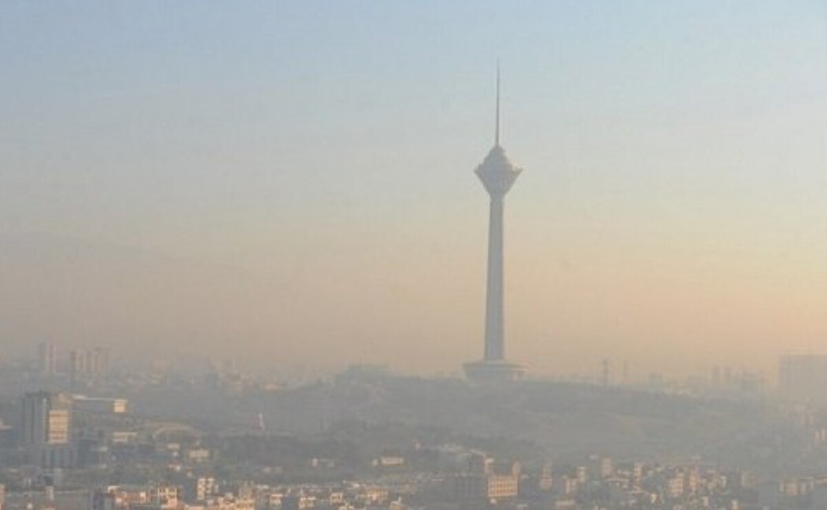 هوای تهران دوباره قرمز شد / احتمال تجدید نظر درباره تعطیلی تهران فردا ۱۲ آذر ۱۴۰۴ بالا رفت