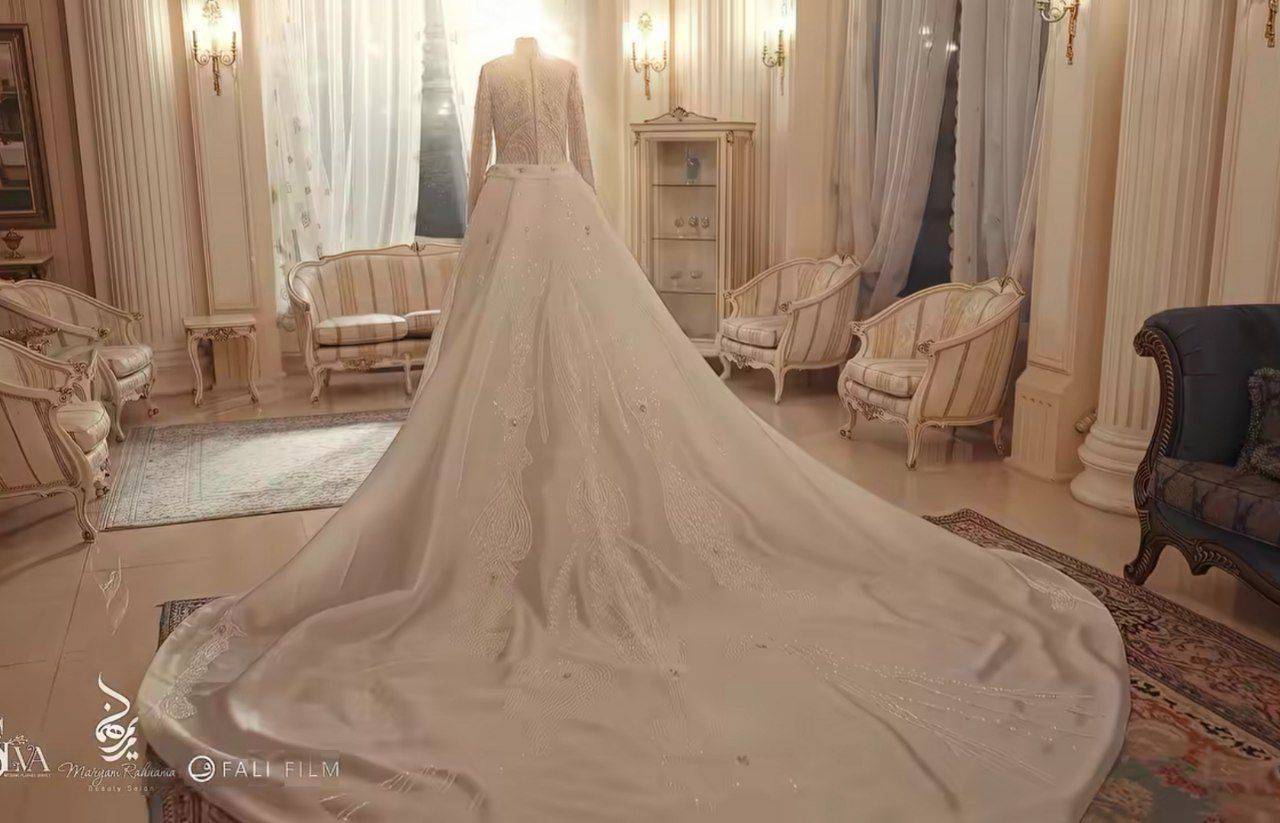 نگاهی به لباس عروس مریم مومن / خانم بازیگر با لباس عروس ترند سلطنتی درخشید + عکس