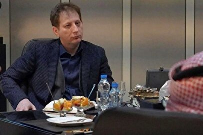 بابک زنجانی: ‏این آرزو را به گور ببرید که روحانی «ناجی ایران» باشد