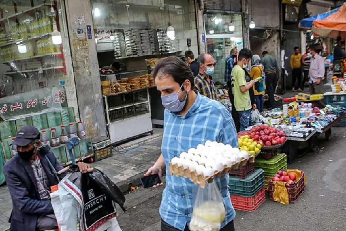 کالاهای اساسی در یک سال چقدر گران شد؟ / افزایش قیمت ۱۶۴ درصدی برنج و ۵۰ درصدی مرغ و گوشت