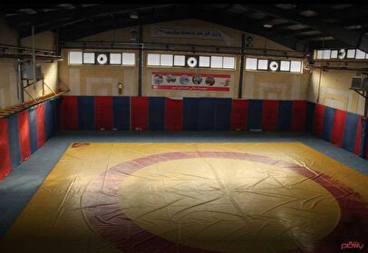 قمه‌کشی هولناک در سالن کشتی نهاوند+ فیلم (هشدار حاوی صحنه‌های دلخراش)