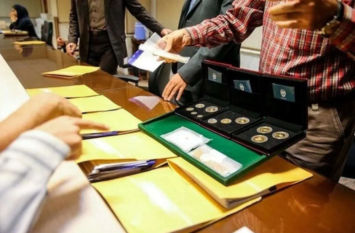 تصمیم جدید بانک مرکزی برای بازار طلا و سکه / خریداران بخوانند