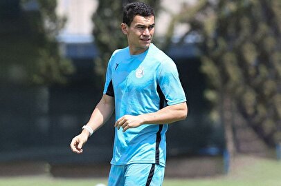 مدافع استقلال ارتشی شد!