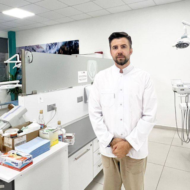 دانشجوی فیلم وایرال شده مراسم روپوش سفید کیست؟ + عکس دانشجوی فیلم وایرال شده مراسم روپوش سفید کیست؟ + عکس