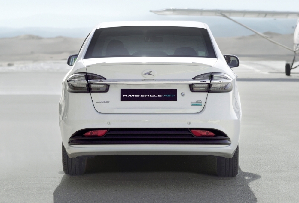 کیامسی ایگل هیبرید؛ سدان هیبرید ملی کرمان موتور وارد بازار میشود کیامسی ایگل هیبرید؛ سدان هیبرید ملی کرمان موتور وارد بازار میشود