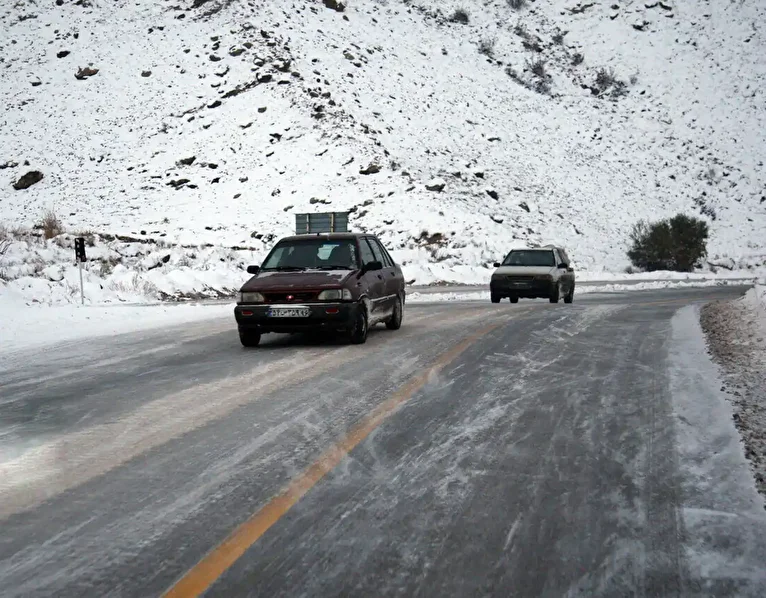 هم‌اکنون برف و کولاک شدید در جاده چالوس+ فیلم