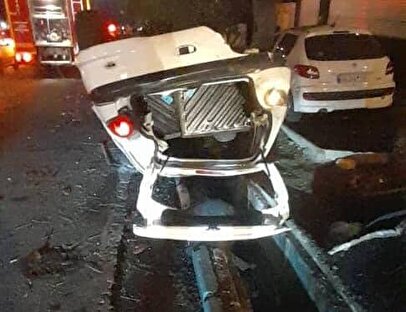 تصادف زنجیرهای در بزرگراه باقری به دنبال واژگونی پژو ۲۰۶ + تصاویر