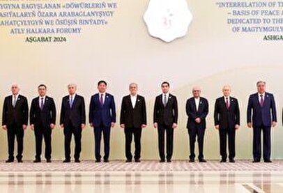 عکس یادگاری سران شرکت کننده در اجلاس کشور‌های صلح و اعتماد بین المللی با حضور پزشکیان