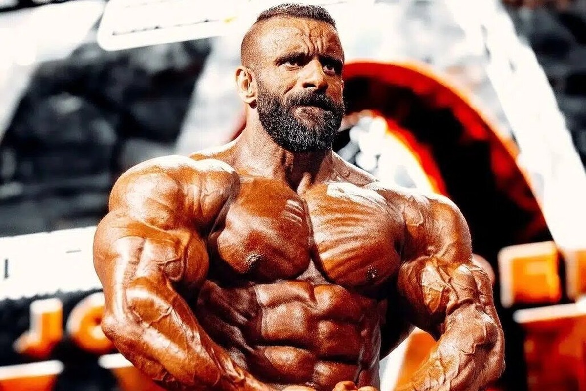 گردنبند و دستبند طلای سنگین وزن هادی چوپان سوژه شد+ عکس