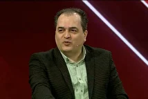 واکنش تند پیمان یوسفی به فحاشی خداداد عزیزی روی آنتن زنده+ فیلم