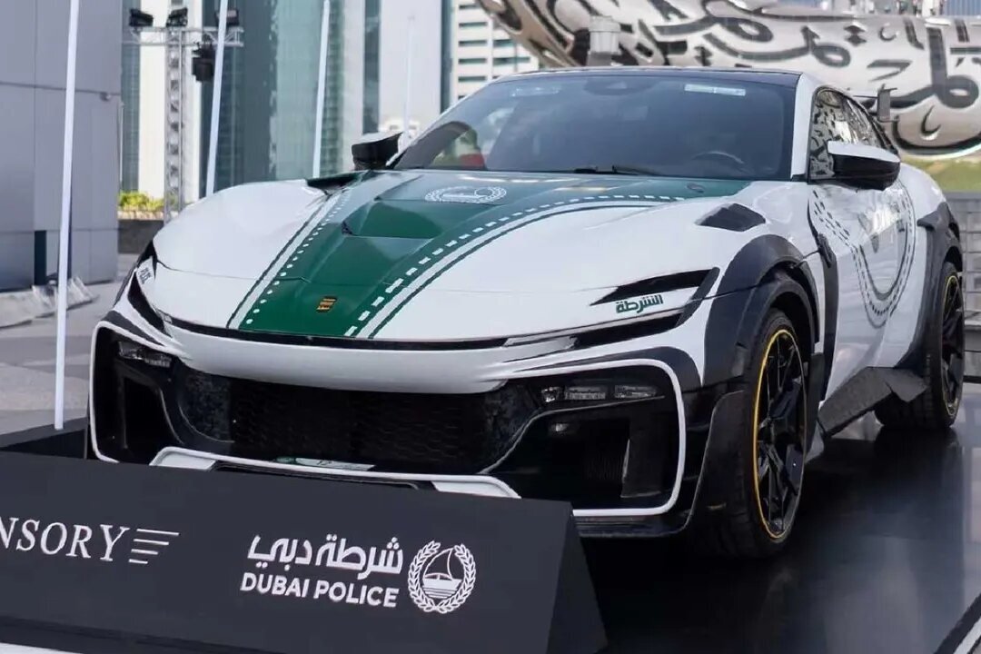 رونمایی پلیس دبی از خودروی جدید حیرت انگیزش رونمایی پلیس دبی از خودروی جدید حیرت انگیزش