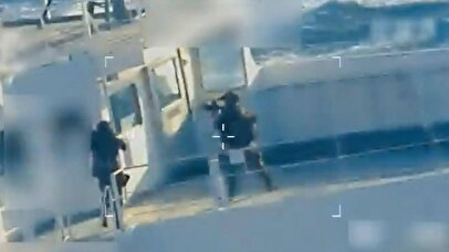 حمله کماندوهای آمریکایی به محموله ایران در کشتی چینی/ محموله توقیف شد