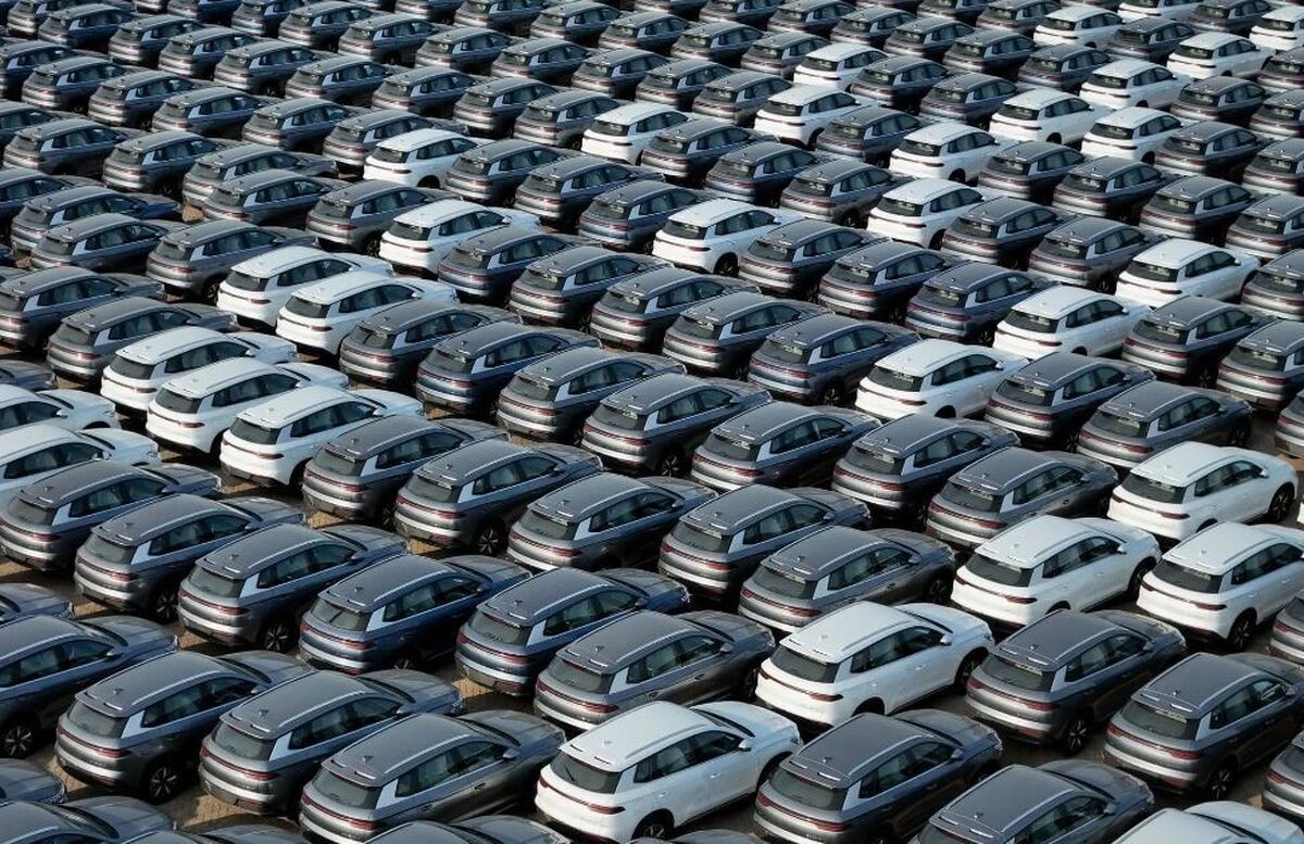 ابلاغ قانون جدید واردات خودرو/ از فردا این افراد می‌توانند خودرو وارد کنند