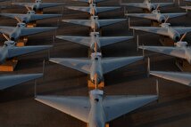 آمریکا یک اسکادران پهپاد شاهد ۱۳۶ در خاورمیانه مستقر کرد+ تصاویر