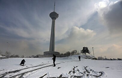 وضعیت آب و هوای تهران امروز سه شنبه ۲۵ آذر ۱۴۰۴ / بارش برف تهران را وارد زمستان سنگین کرد