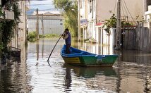 قایق‌رانی در خیابان‌های یک شهر ایران/ به دنبال وقوع سیلاب + فیلم