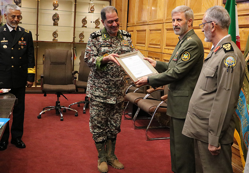 تغییرات مهم در سطح فرماندهی ارتش/ فرمانده نیروی هوایی و پدافند عوض شد