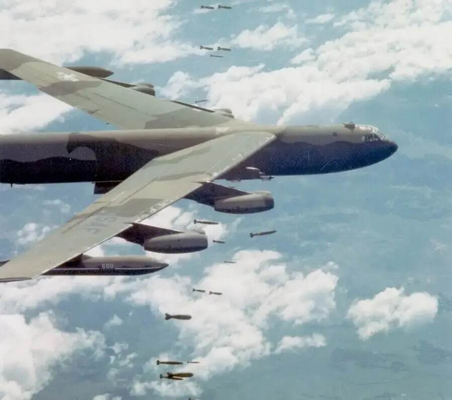 مقایسه جنگنده‌های H-۲۰ چین و B-۵۲ آمریکا / کدام بمب‌افکن قوی‌تر است؟