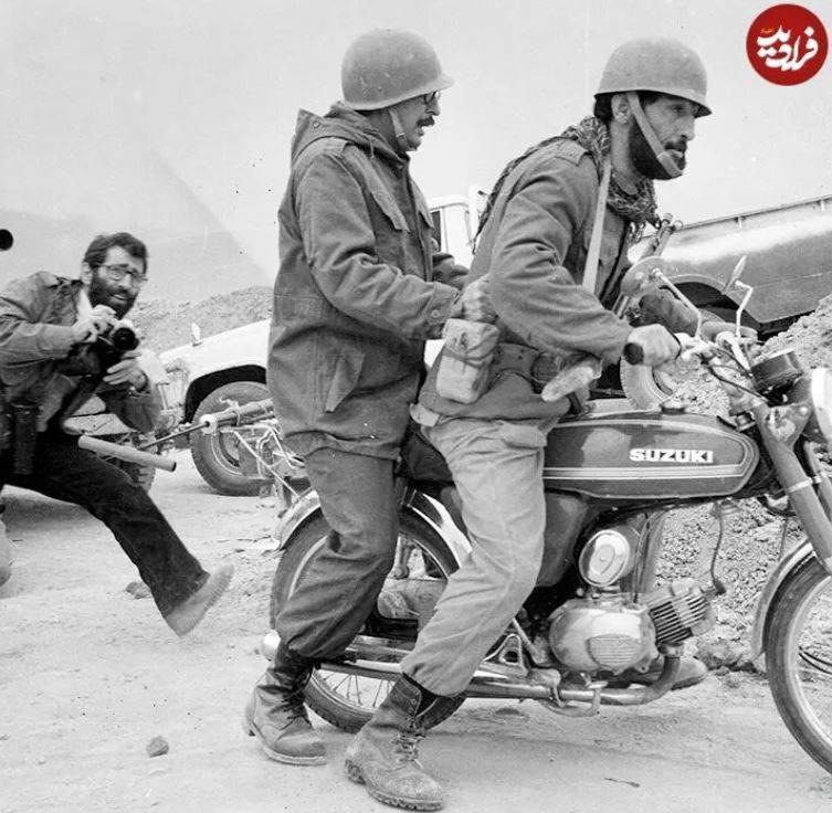 انتشار تصاویری از بنی‌صدر برای اولین بار/ رئیس‌جمهور سوار بر موتور در جبهه جنگ + عکس