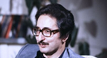 انتشار تصاویری از بنی‌صدر برای اولین بار/ رئیس‌جمهور سوار بر موتور در جبهه جنگ + عکس