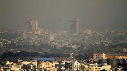 کارگروه اضطرار آلودگی هوای تهران تشکیل شد/ ادارات تهران فردا سه شنبه ۴ آذر ۱۴۰۴ تعطیل شد؟