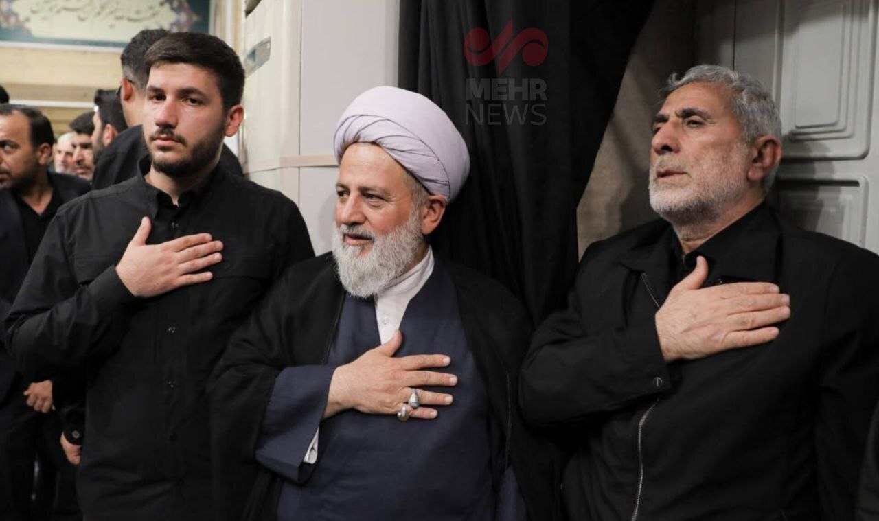 حضور سردار قاآنی در مراسم امشب حسینیه امام خمینی