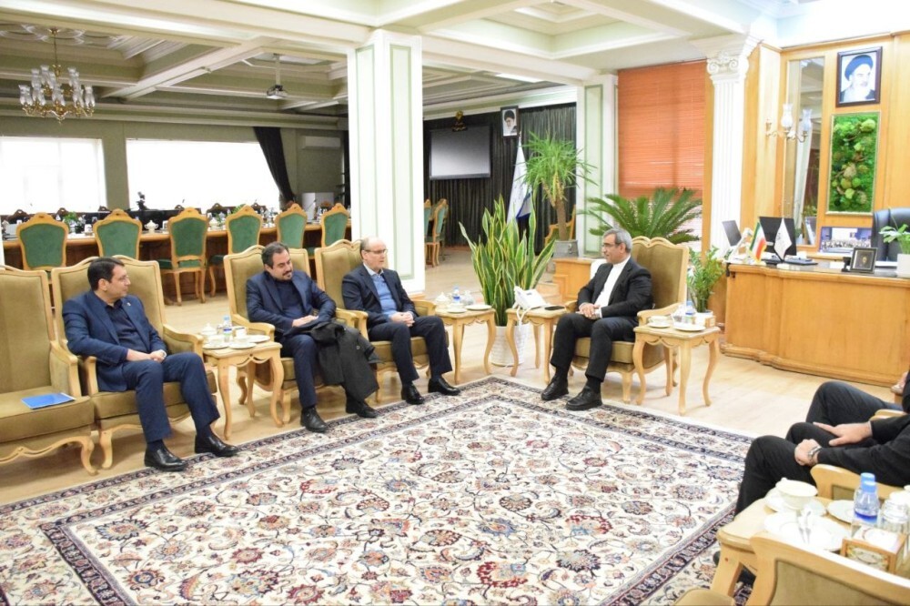 نشست آقای جمالی و اعضای هیات سرپرستی موسسه اعتباری ملل، با آقای مظفری استاندار محترم خراسان رضوی