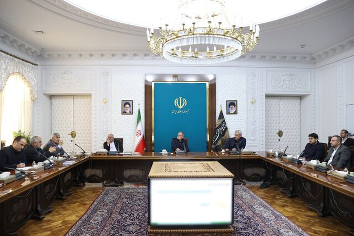 تاکید پزشکیان بر اجرای یک قانون مالیاتی/ اگر اموال خود را ثبت نکنید امکان فروش و انتقال آن را نخواهید داشت