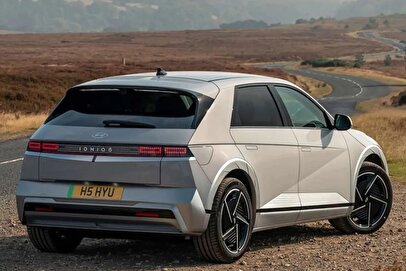 این شاسی‌بلند کره‌ای پورشه را مات کرد!