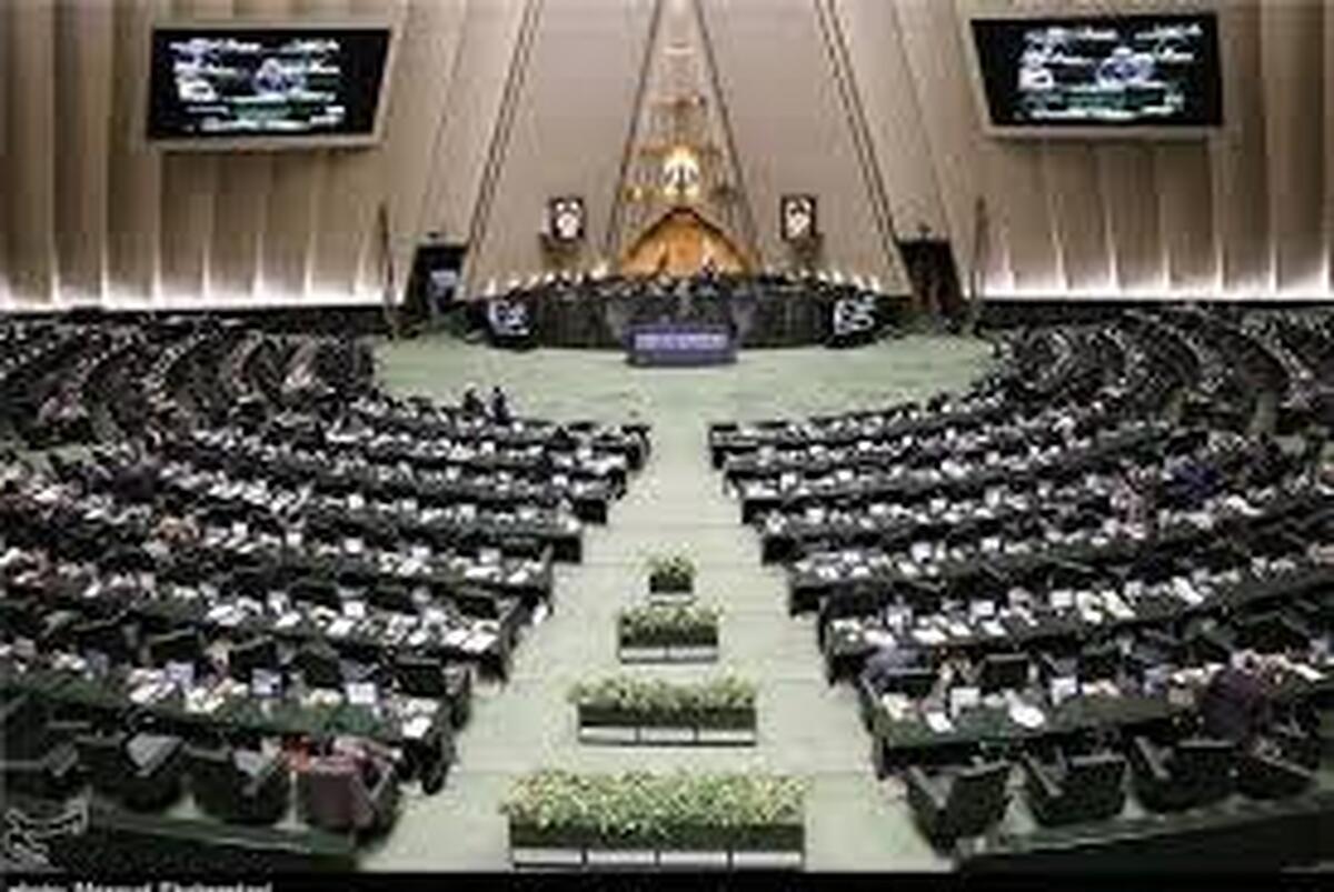 انتقاد شدید نماینده کرمانشاه از گرانی بنزین/ ابتدا خودروی کم‌مصرف دهید، بعد قیمت را بالا ببرید