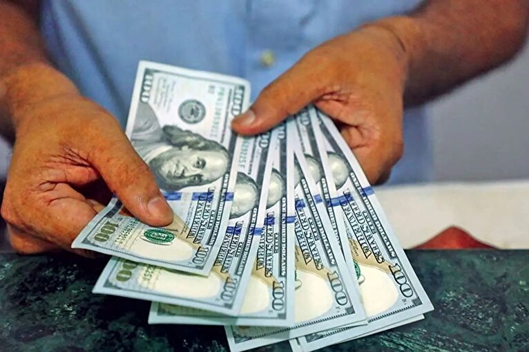 قیمت دلار امروز شنبه ۱۵ فروردین ۱۴۰۵ / دلار ۱۵۸ هزار و ۵۸۰ تومان شد