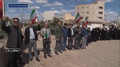 تشکیل زنجیره انسانی حمایت از تاسیسات برق سمنان + فیلم