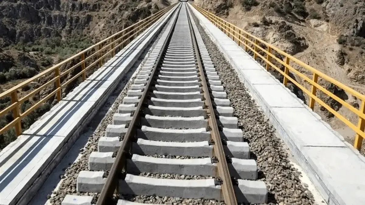 فوری/ کدام زیرساخت‌های ریلی و جاده‌ای کشور امروز هدف حمله قرار گرفت؟