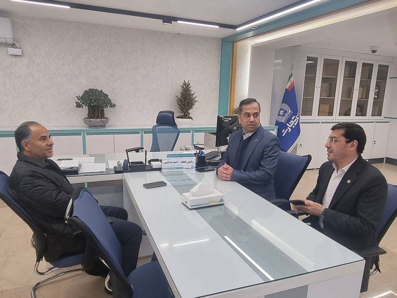 بازدید مدیرعامل بانک تجارت از واحد ارزی اسکان ، خزانه داری ارزی و شعب ولیعصر-مطهری و زرتشت ولیعصر